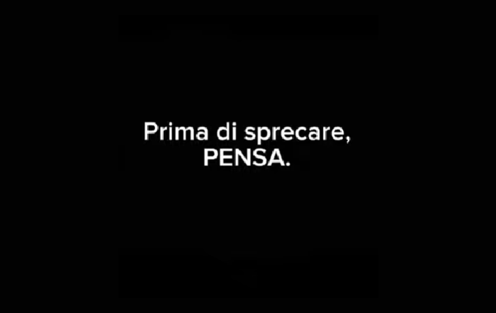 copertina con scritta prima di sprecare pensa